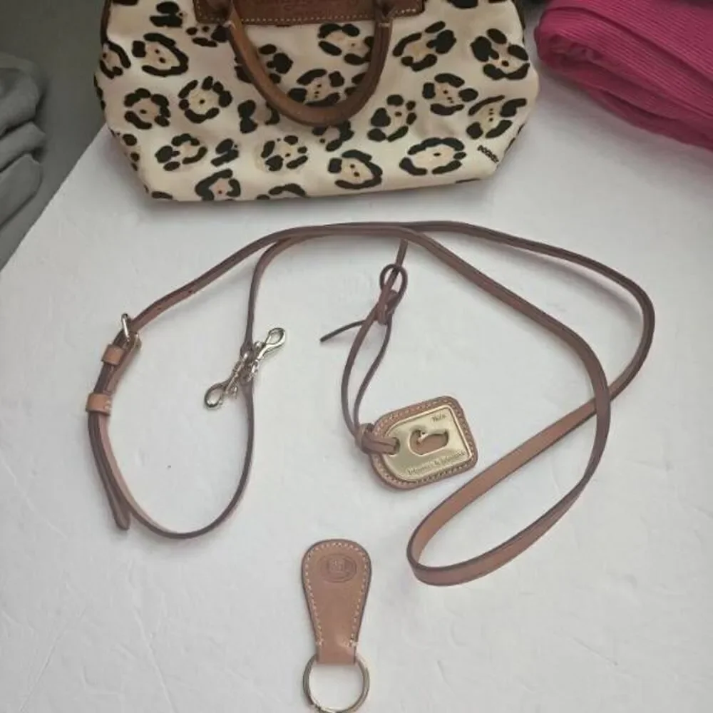 DOONEY AND BOURKE‎ SMALL CROSSBODY SATCHEL